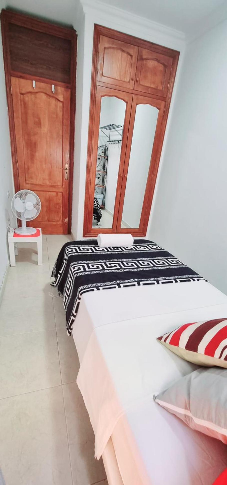 Almar We Go! Habitaciones Privadas En Alcala - Private Rooms - Pieces Privees - In Shared Apartment Extérieur photo
